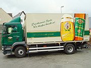 Auslieferungs-Lkw der Privatbrauerei Specht mit Marken-Beschriftung